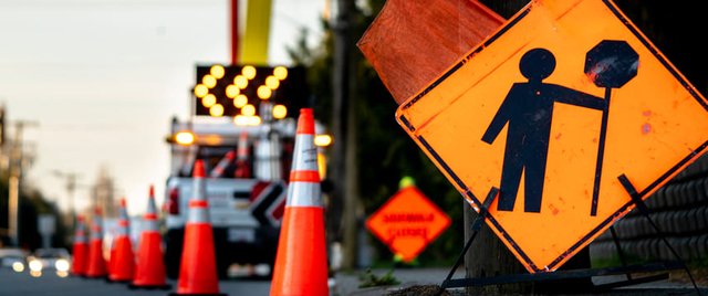 imagen de obras en la calle y señalética