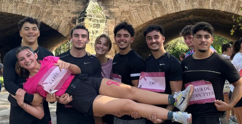 grupo cogiendo chica.jpg