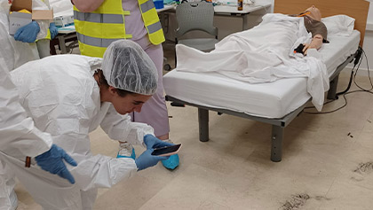 Laboratorio criminalística del Grado en Criminología Valencia de la UE