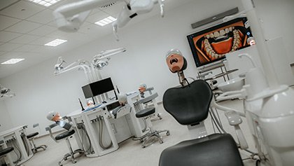 Laboratorio de simulación en odontología en Málaga | Universidad Europea de Andalucía