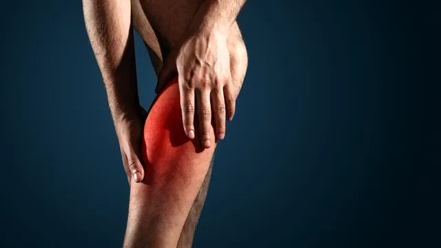 deportista con lesión muscular en la pierna
