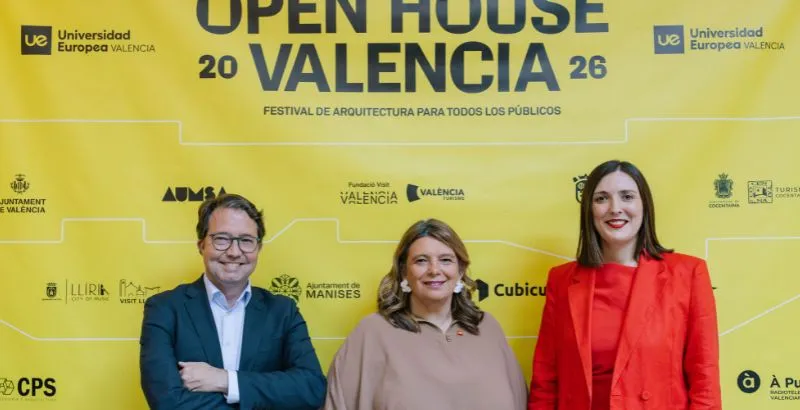 rectora, concejal y sara portela