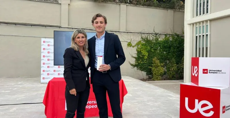 ALUMNA SOLIDARIA