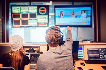 Control de realizaci&oacute;n y plat&oacute; de TV