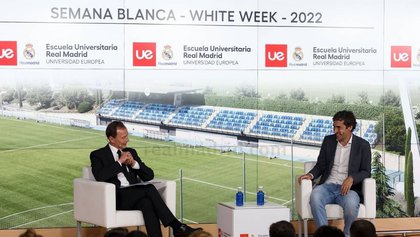 Raúl clausura la Semana Blanca de la Escuela Universitaria Real Madrid  Universidad Europea