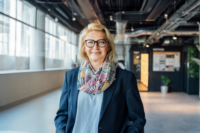 Mujer directora de marketing
