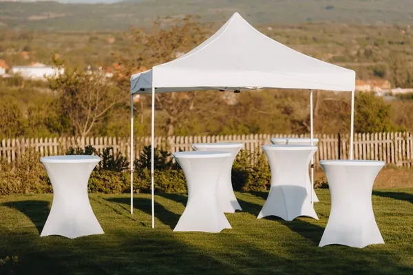 Tipo de montaje de mesa para coctel.jpg