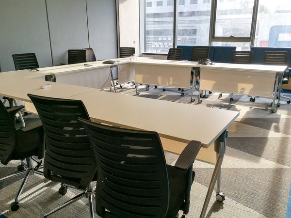 Tipo de montaje de mesa en U.jpg