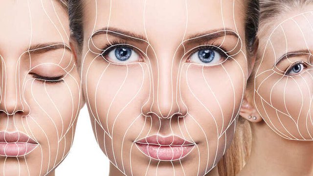 fotografía de una mujer con simetría facial