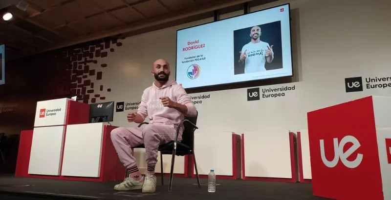 uemprende_ok.jpg